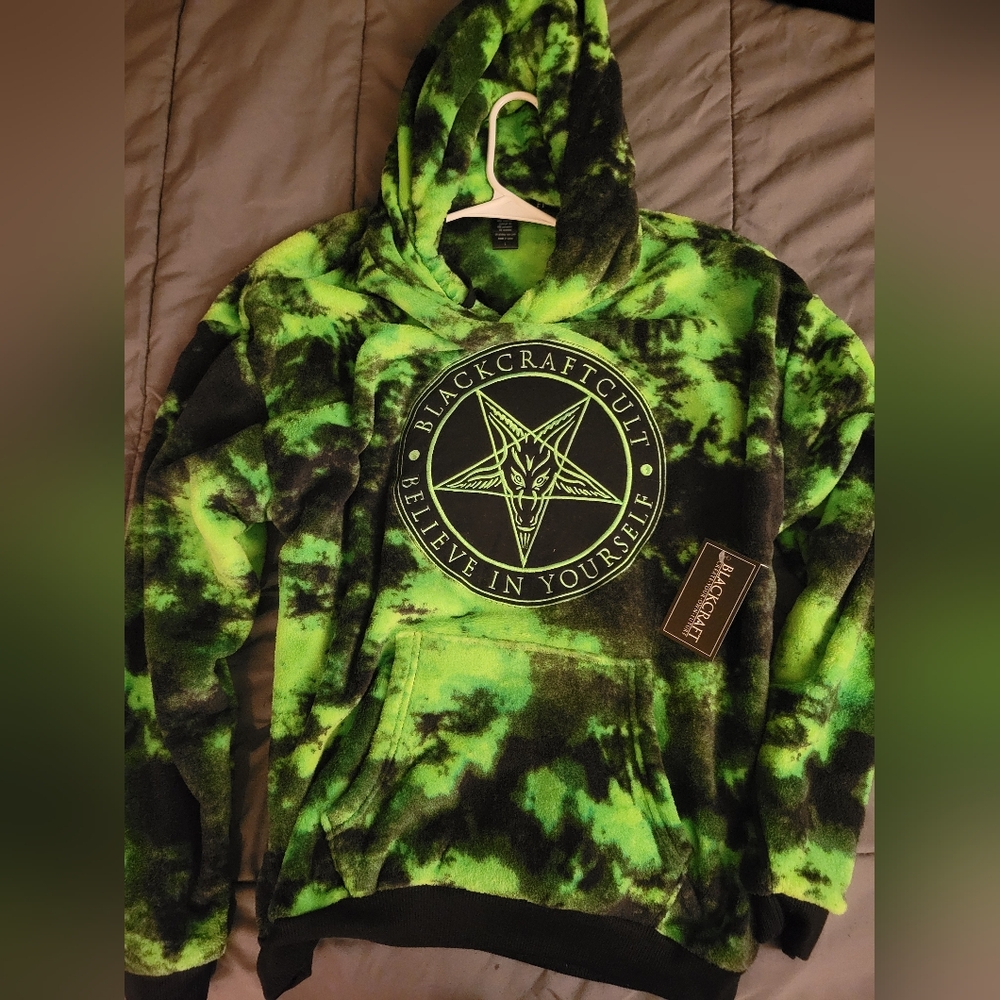 Men's Green & Black Tie-Dye Hoodie Sweater